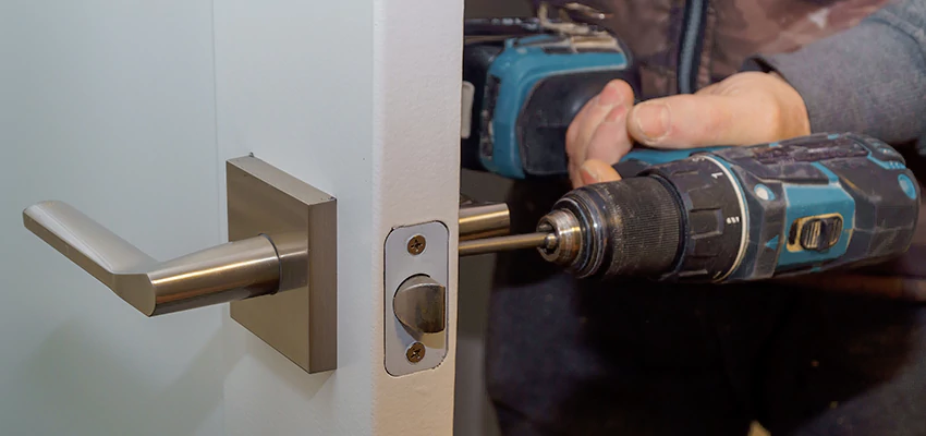 Broken Door Handle Lock Repair in Rio Linda, California